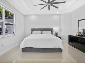 2132 NE 38th Rd, Homestead FL 33033