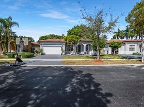 2132 NE 38th Rd, Homestead FL 33033