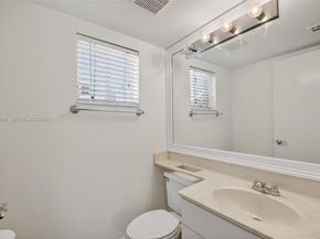 101 E Half Moon Cir B, Hypoluxo FL 33462