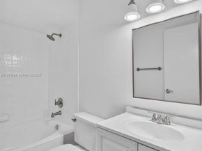 101 E Half Moon Cir B, Hypoluxo FL 33462