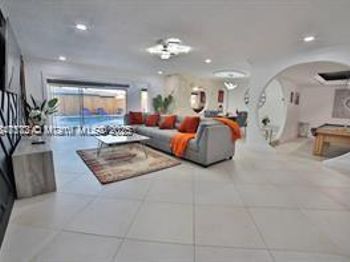 8651 Sunset Strip