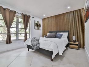 8651 Sunset Strip, Sunrise FL 33322