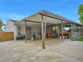 19897 NW 62nd Ave, Hialeah FL 33015