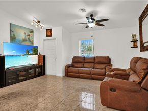 19897 NW 62nd Ave, Hialeah FL 33015
