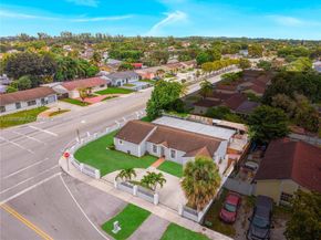 19897 NW 62nd Ave, Hialeah FL 33015