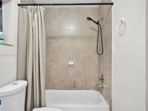 19897 NW 62nd Ave, Hialeah FL 33015