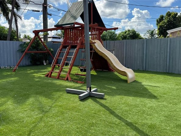 1520 SW 63rd Ter, North Lauderdale FL 33068