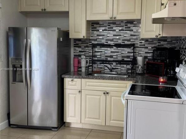 1520 SW 63rd Ter, North Lauderdale FL 33068