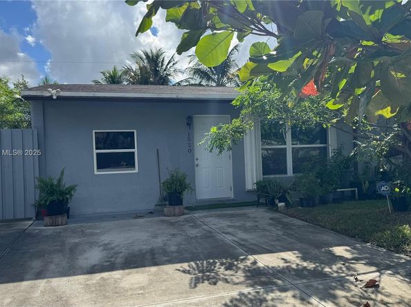 1520 SW 63rd Ter, North Lauderdale FL 33068