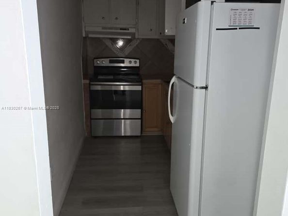 4717 NW 7th St 30410, Miami FL 33126