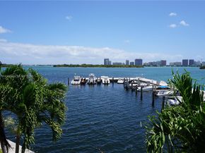 2700 NE 135th St 45, North Miami FL 33181