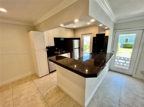 2700 NE 135th St 45, North Miami FL 33181
