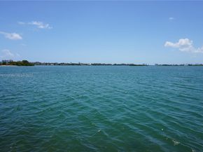 2700 NE 135th St 45, North Miami FL 33181