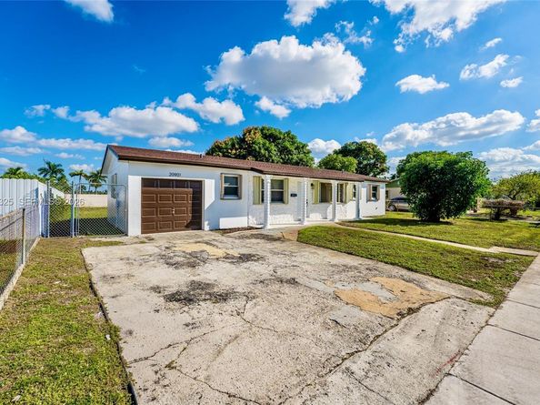20901 NW 27th Ct, Miami Gardens FL 33056