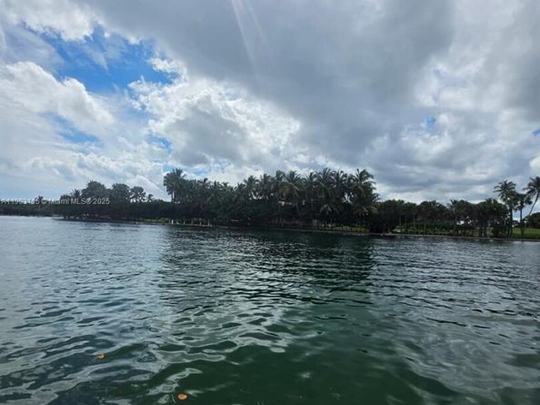 9102 W Bay Harbor Drive 4C, Bay Harbor Islands FL 33154