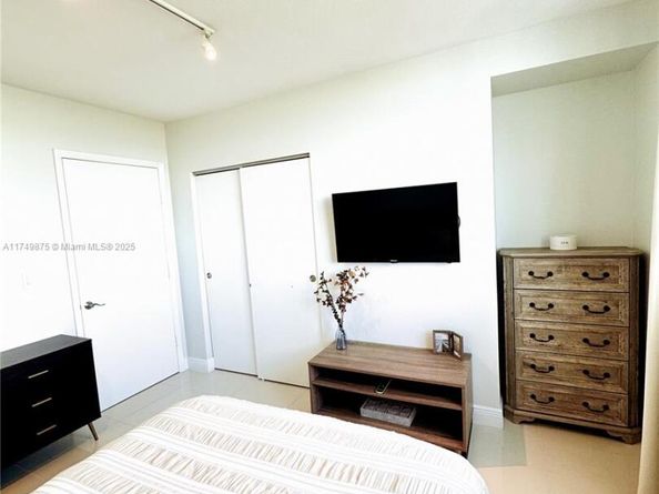 1861 NW S River Dr 2609, Miami FL 33125