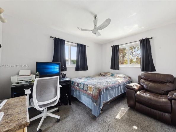 1625 E River Dr, Margate FL 33063