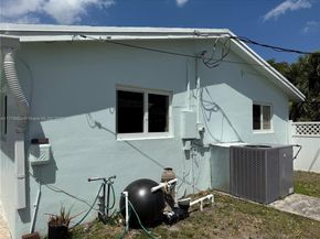 1625 E River Dr, Margate FL 33063
