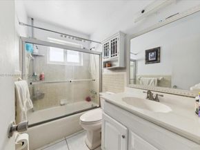 1625 E River Dr, Margate FL 33063