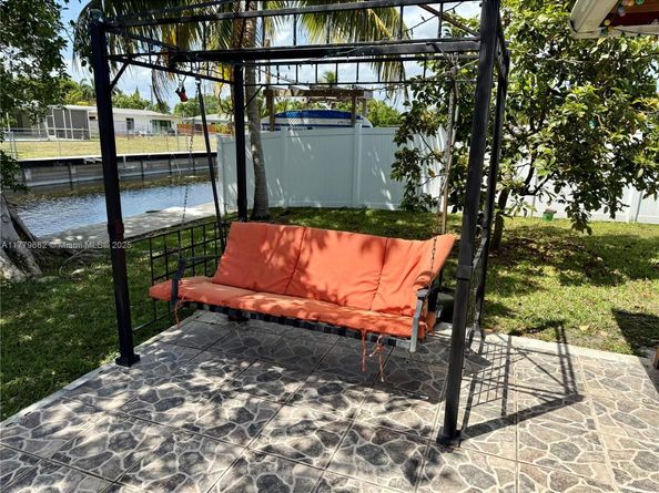 1625 E River Dr, Margate FL 33063