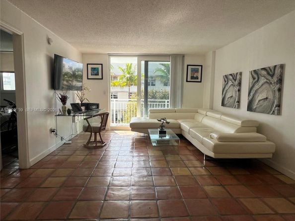 345 Ocean Dr 303, Miami Beach FL 33139