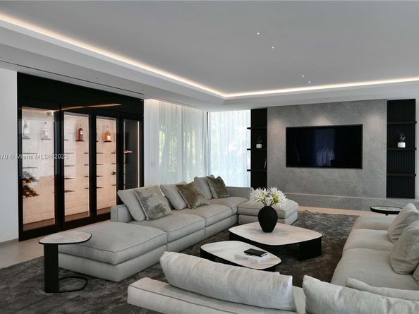 375 N Hibiscus Dr, Miami Beach FL 33139