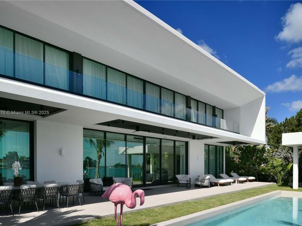 375 N Hibiscus Dr, Miami Beach FL 33139