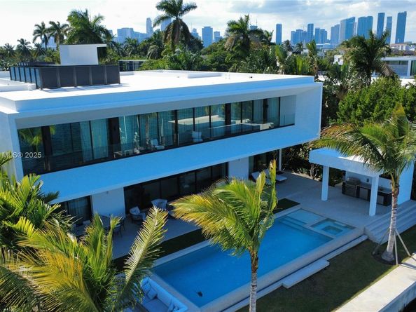 375 N Hibiscus Dr, Miami Beach FL 33139