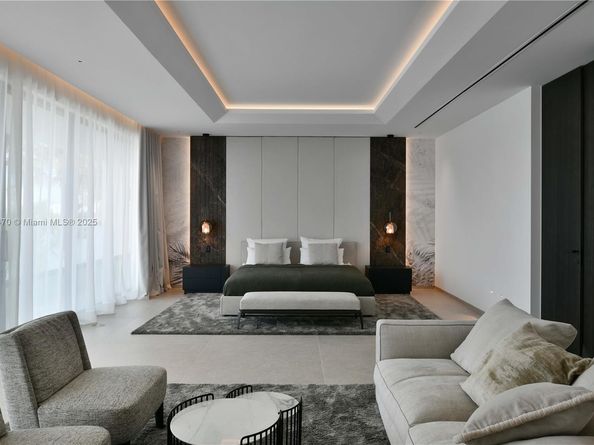 375 N Hibiscus Dr, Miami Beach FL 33139