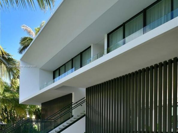 375 N Hibiscus Dr, Miami Beach FL 33139