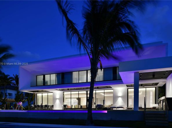 375 N Hibiscus Dr, Miami Beach FL 33139