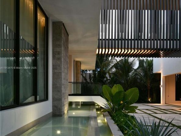 375 N Hibiscus Dr, Miami Beach FL 33139