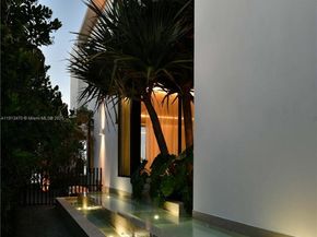 375 N Hibiscus Dr, Miami Beach FL 33139