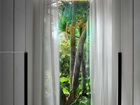 375 N Hibiscus Dr, Miami Beach FL 33139