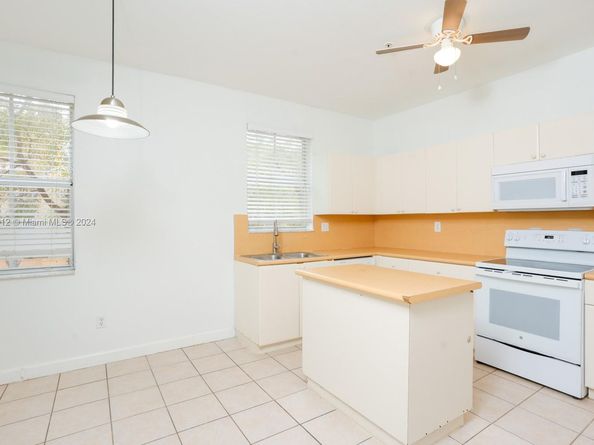 2150 Shoma Dr 226, Royal Palm Beach FL 33414