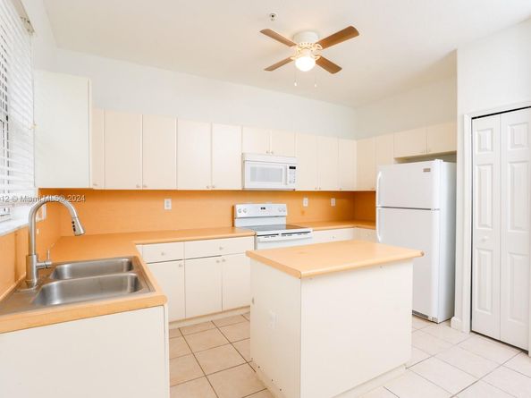 2150 Shoma Dr 226, Royal Palm Beach FL 33414