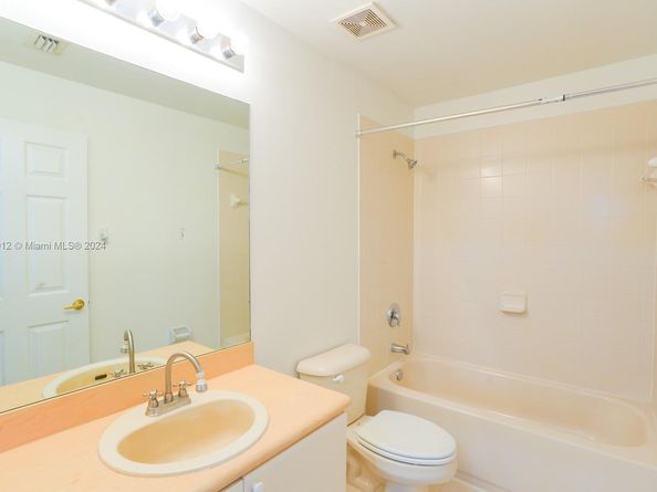 2150 Shoma Dr 226, Royal Palm Beach FL 33414