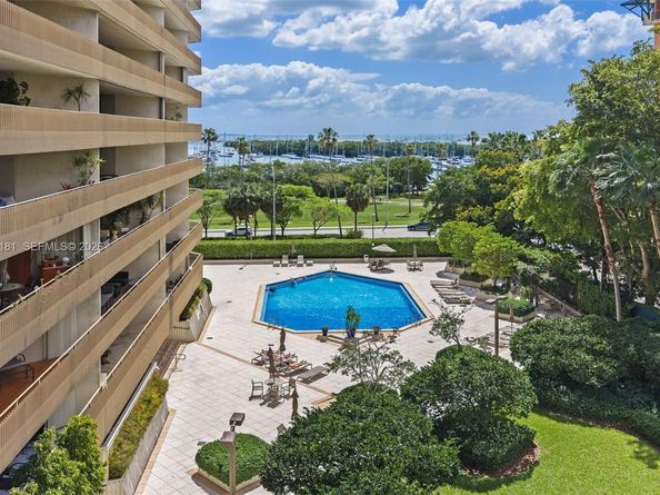 2901 S Bayshore Dr 8E, Coconut Grove FL 33133