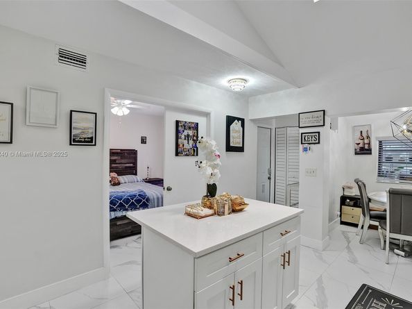 7780 NW 79th Ave F6, Tamarac FL 33321