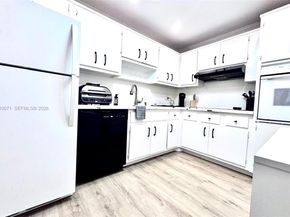 400 Kings Point Dr 1224, Sunny Isles Beach FL 33160