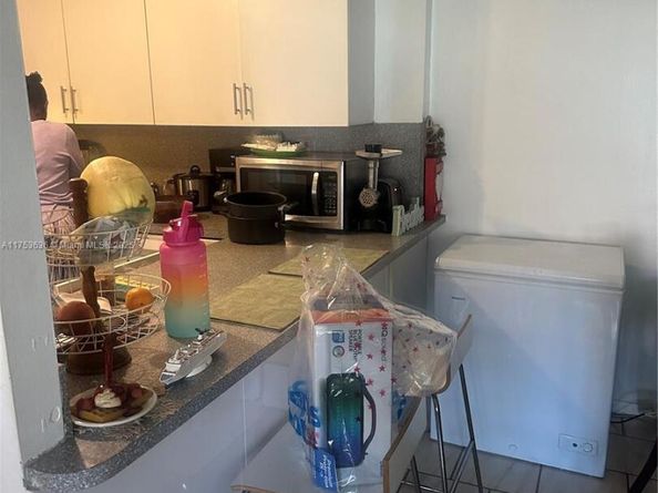 5851 Washington St 84, Hollywood FL 33121