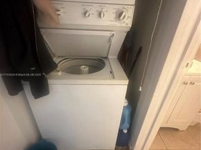 5851 Washington St 84, Hollywood FL 33121