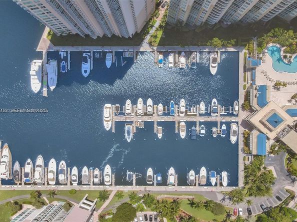 3370 Hidden Bay Dr 511, Aventura FL 33180