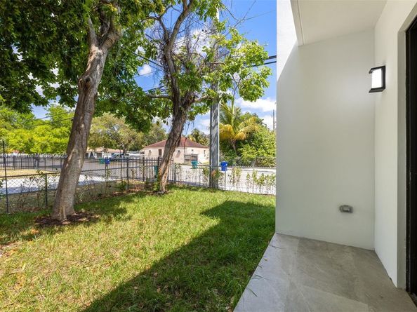 6850-6852 NW 4th AVE, Miami FL 33150