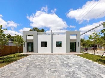 6850-6852 NW 4th AVE