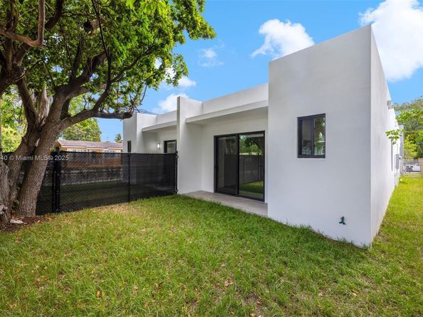 6850-6852 NW 4th AVE, Miami FL 33150