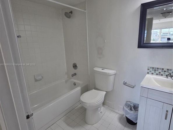 2600 Collins Ave 509, Miami Beach FL 33140