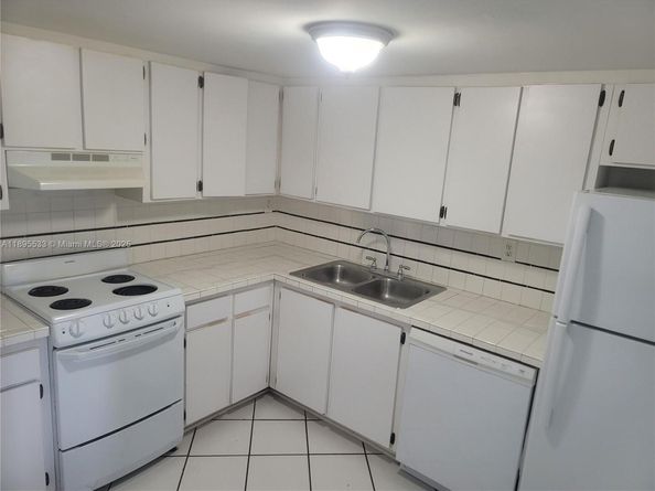 2600 Collins Ave 509, Miami Beach FL 33140