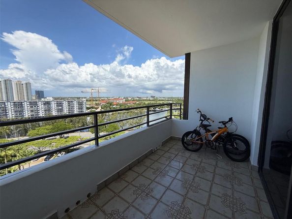 500 Three Islands Blvd 715, Hallandale Beach FL 33009