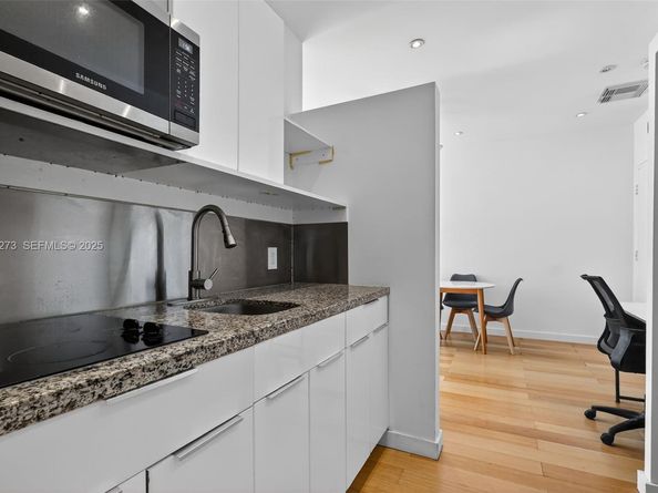 1555 Pennsylvania Ave 205, Miami Beach FL 33139